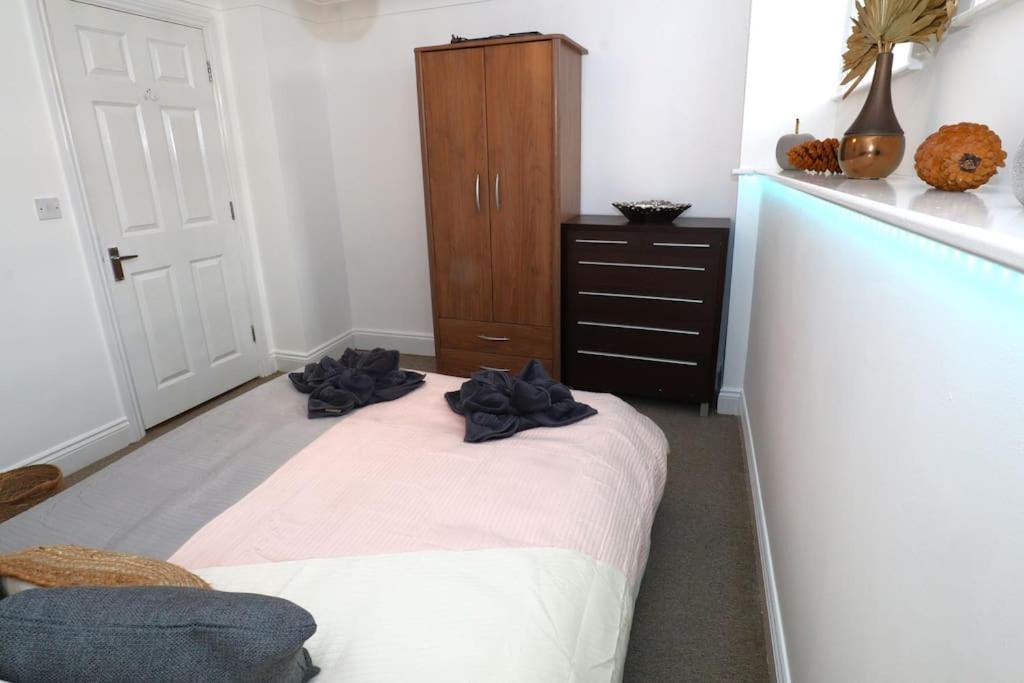 New Sunset Square Eastbourne 2 Bed Apartment, Long Stay Welcome Exterior foto